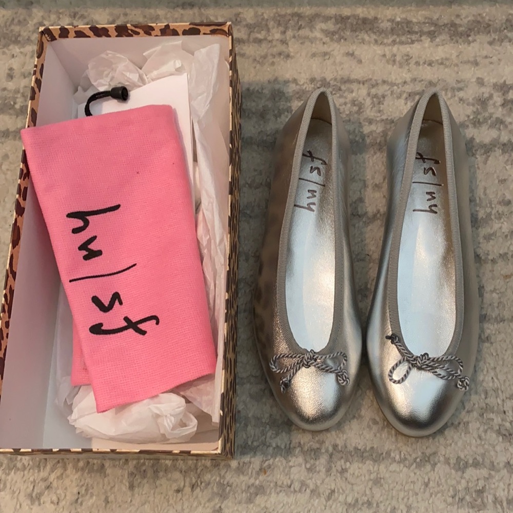 NWT Silver French Sole NY Ballerina Flats